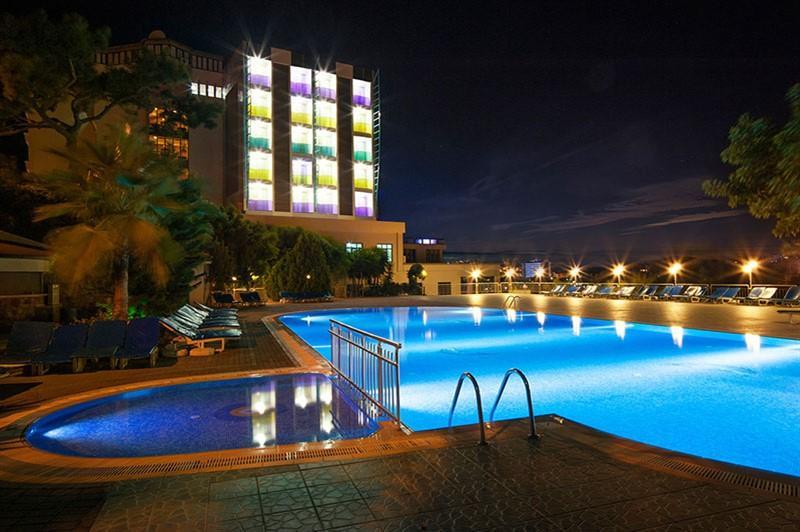 Hotel Akropol 3*